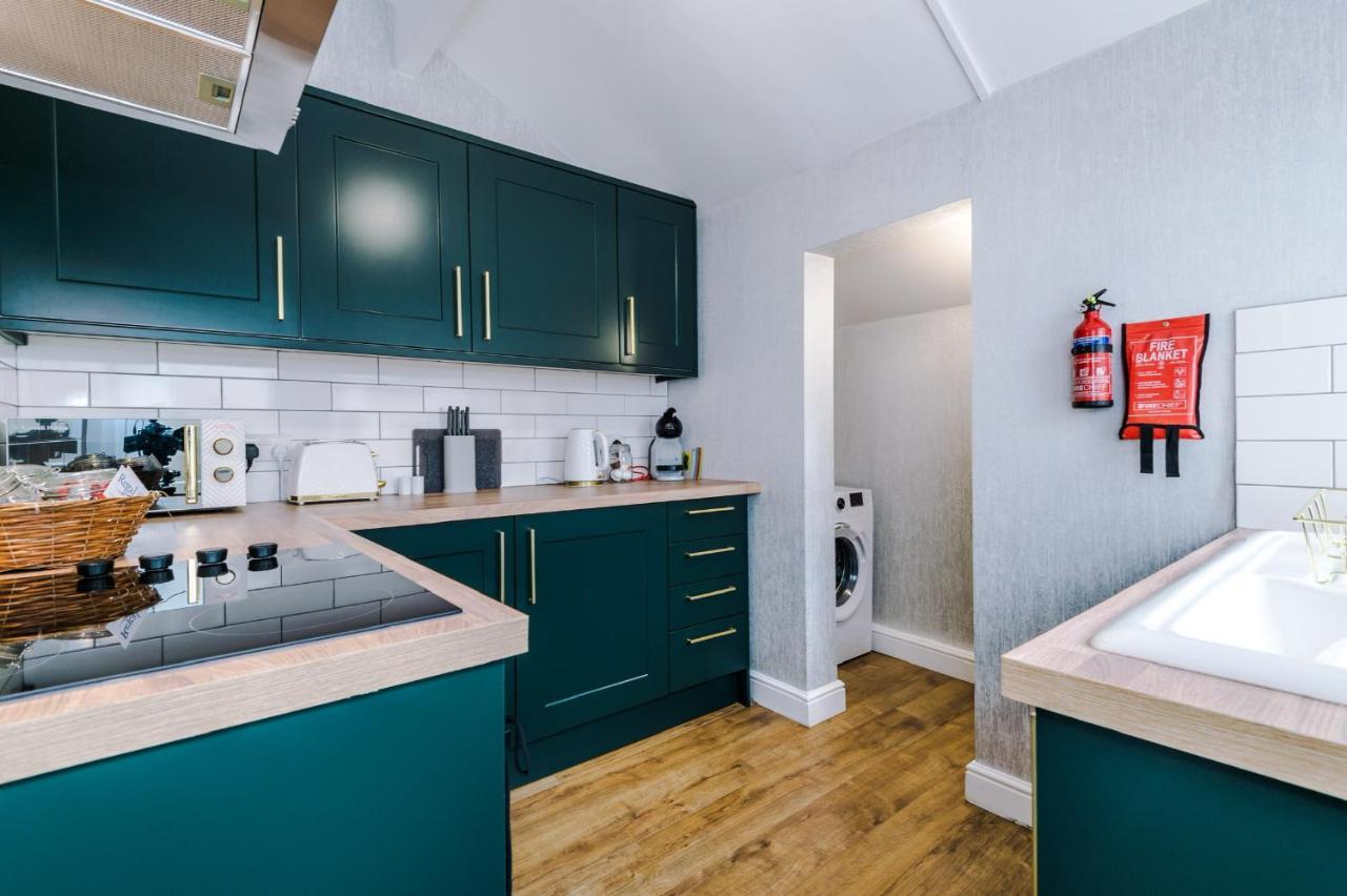 3 Bed Property, Upto 8 Guests Near Centre Casa de férias